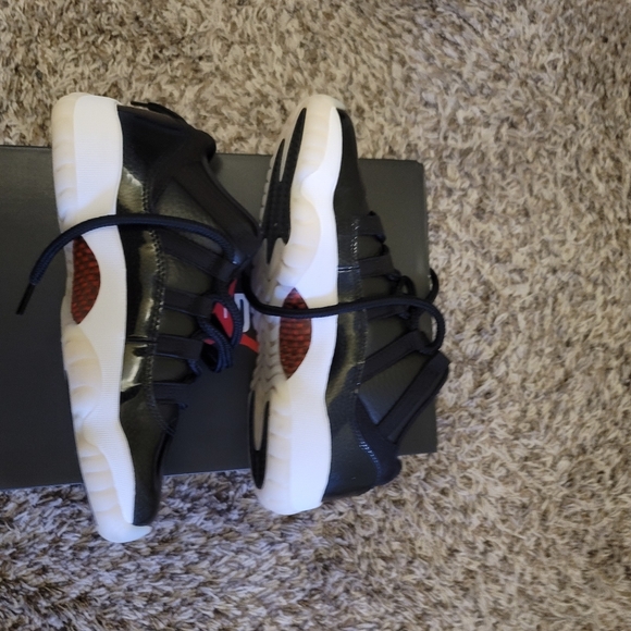 Air jordan 11 low - Picture 4 of 5